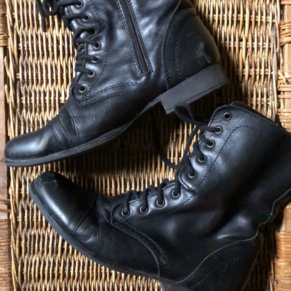 Steve Madden Combat Boots - Picture 1 of 2